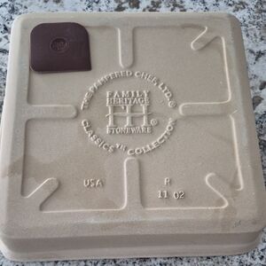 Pampered Chef Stoneware in Beige and Brown